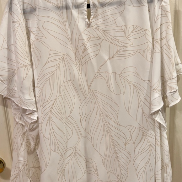 Liz Claiborne White with gold leaf top. Size 2X - Picture 4 of 4